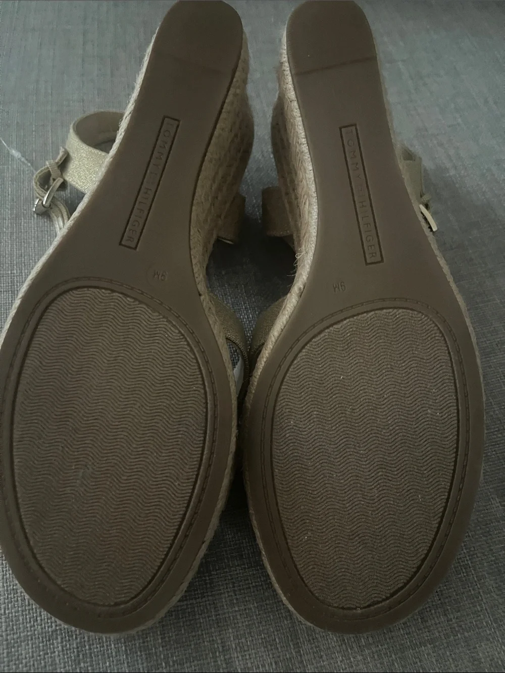 Tommy Hilfiger Champagne Gold Wedge Sandals - Women's 9 New